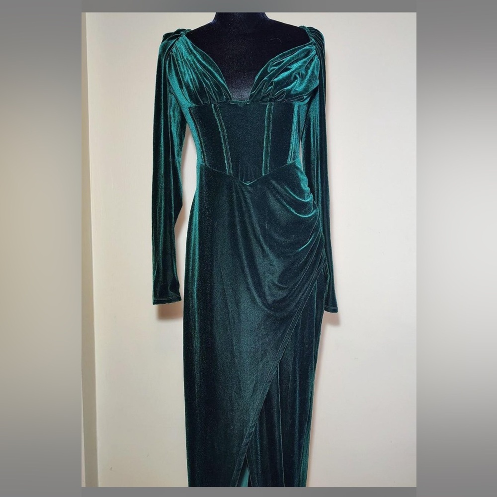 Elegant Green Velvet Dress